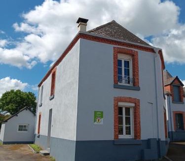 Chammes House | Gîte du Lavoir, 8 personnes