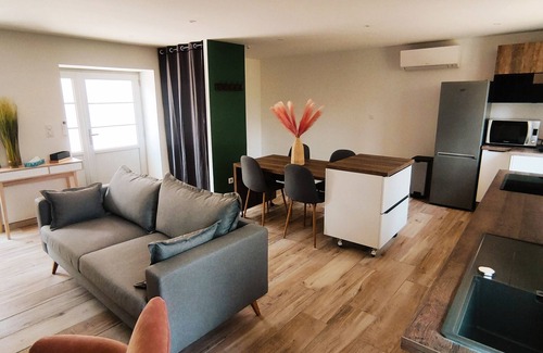 Saint-Jean-de-Vaux House | Gîte du moulin brochat avec espace jacuzzi commun