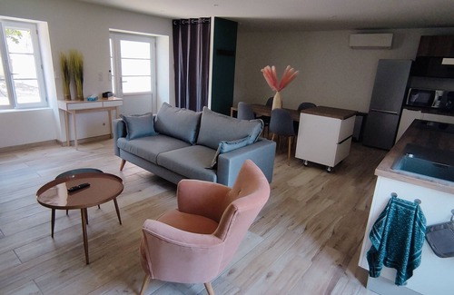 Saint-Jean-de-Vaux House | Gîte du Moulin Brochat 3 avec espace jacuzzi commun