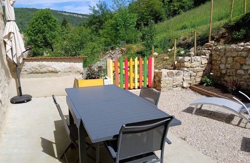 Cerdon House | Gîte du Vieux Tonneau in Cerdon