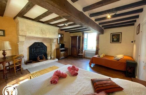 Vouvant House | Gîte en cité médiévale de Vouvant avec parking privatif, 4 chambres - FR-1-426-590