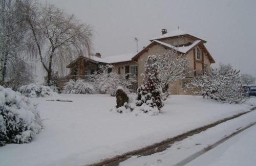 Sercoeur House | Gîte ensoleillé idéal pour couples - Proche d'Épinal avec terrasse et Wifi - FR-1-589-613