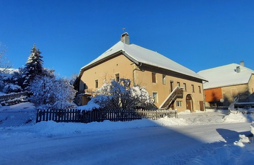 Bonnevaux Apartment | Gîte Entièrement Refait Dans une Ferme Comtoise au Milieu de la Nature