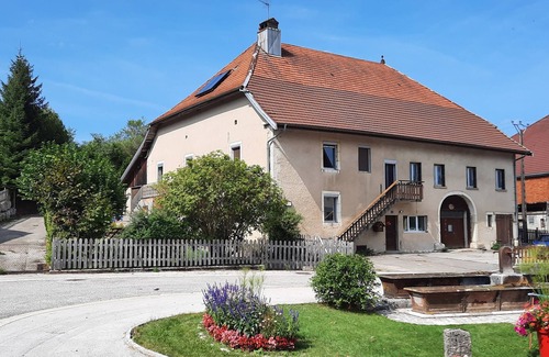Bonnevaux Apartment | Gîte Entièrement Refait Dans une Ferme Comtoise au Milieu de la Nature