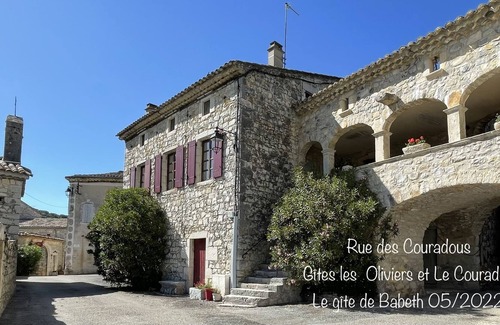 Saint-Maurice-d'Ibie Cottage | Gîte-Family-Ensuite bathroom-Countryside views