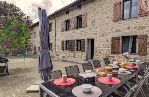 Chalmazel-Jeansagniere House | Gîte familial chaleureux avec jardin et jeu de boules - FR-1-496-253