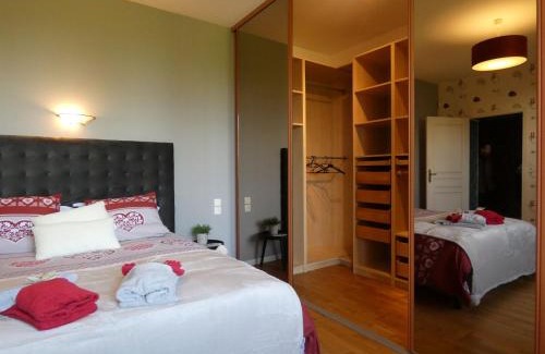 Boisgasson House | Gîte familial à Vald'Yerre : détente, jeux et charme rural pour 8 personnes - FR-1-581-120