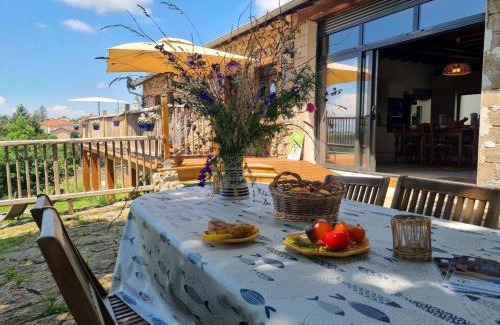 Virigneux House | Gîte Familial à Virigneux - Animaux Bienvenus - FR-1-496-326