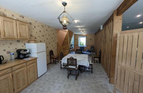 Forcey House | Gîte familial 2 chambres avec piscine, animaux, et vaste terrain à Forcey - FR-1-611-75