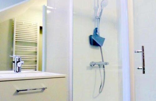 Louroux-de-Bouble House | Gîte familial avec terrasse et animaux acceptés à Louroux - FR-1-489-569