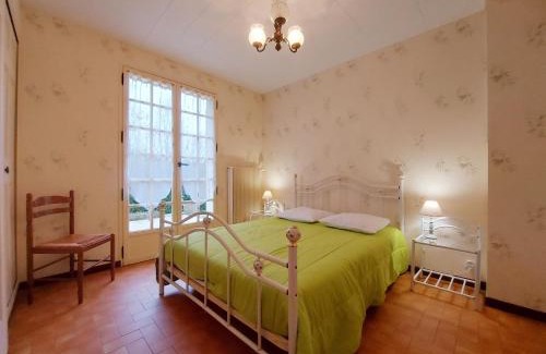 Vicheres House | Gîte familial avec jardin, billard, vélos, et cheminée, au cœur du parc naturel du Perche. - FR-1-581-91