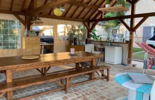 Faverolles House | Gîte familial avec piscine chauffée, terrain de sport et proximité ZooParc de Beauval et Valençay - FR-1-591-567