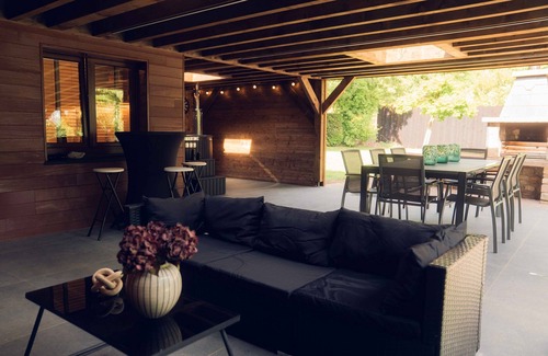 Waimes Cottage | Gîte-Family-Private Bathroom-Garden view