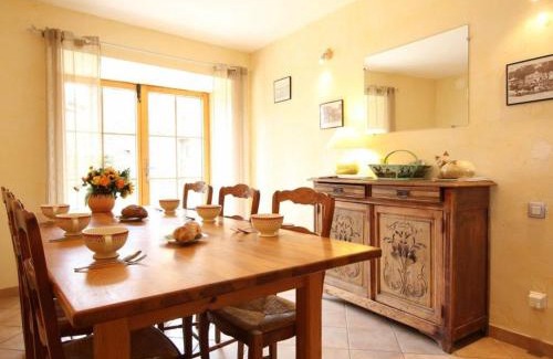 Saint-Christophe-sur-Dolaison House | Gîte à la ferme à Saint-Christophe-sur-Dolaison avec terrasse et chambres privatives - FR-1-582-284