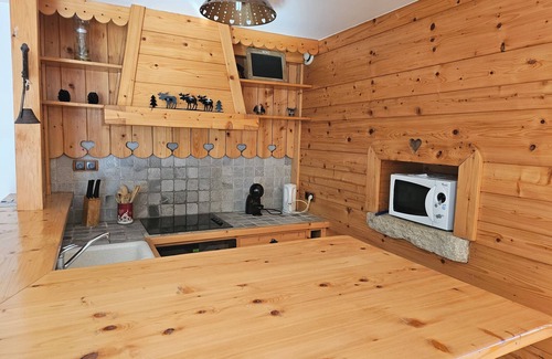 Saint-Laurent-en-Grandvaux Cottage | Gîtes Les Farfouilles