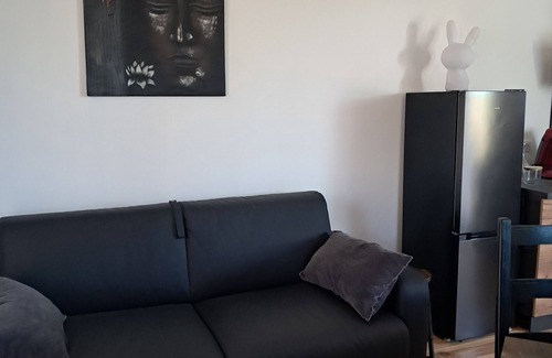 Saint-Martin-de-Pallieres Cottage | Gîte sleeps 2 to 4 pool jacuzzi