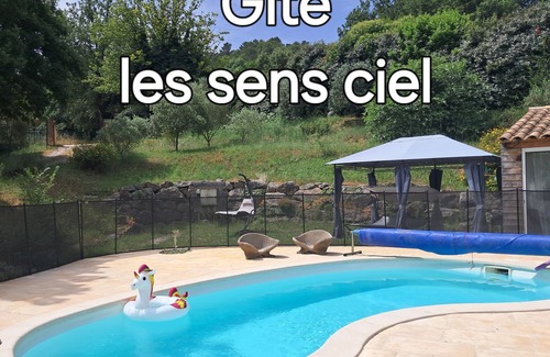 Saint-Martin-de-Pallieres Cottage | Gîte sleeps 2 to 4 pool jacuzzi