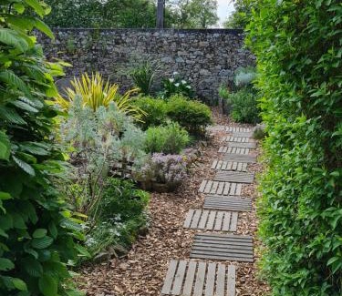 La Roche-sur-Yon Apartment | Gîte "Hawaï", avec parking securisé