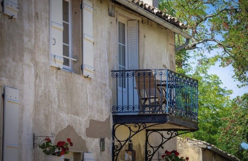 Tournus Cottage | Gîte in French Historic Wine Farm
