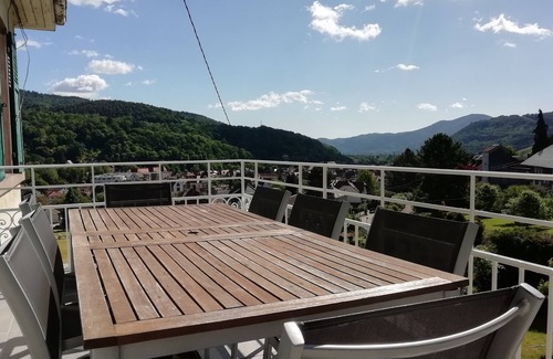 Munster Apartment | Gîte in Maison de Maître, large terrace with view, 3 bedrooms, sleeps 6