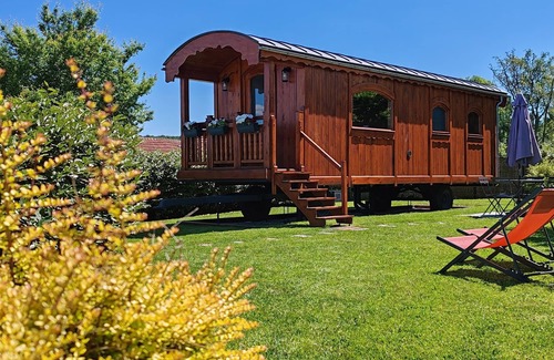 Nanteuil-la-Foret House | Gîte insolite en Champagne- Roulotte des Cahouriaux - 2/4 people