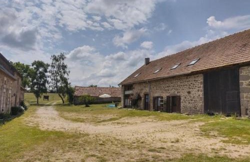 Saint-Bonnet-de-Four House | Gîte Jaune à la Ferme - Animaux Acceptés, Parking Disponible - FR-1-489-560
