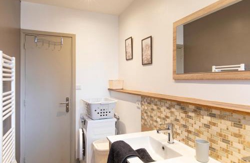 Beynat Apartment | Gîte Jean Scafer, Piscine chauffée, Wifi, Salle de jeux, Animaux de la ferme