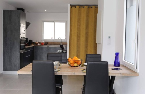 Argeles Gazost House | Gîte L'angélique - Fleurs des Pyrénées - Vue Hautacam