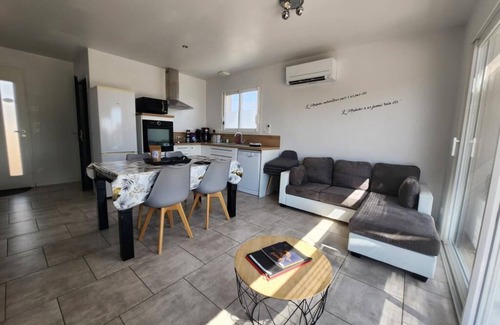 Joyeuse Villa | Gîte l'Odyssée for 6 people with private heated swimming pool