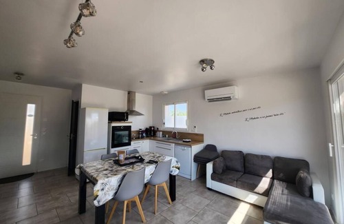 Joyeuse Villa | Gîte l'Odyssée for 6 people with private heated swimming pool