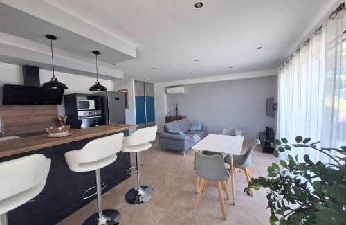 Sainte-Tulle Apartment | Gîte l'olivier