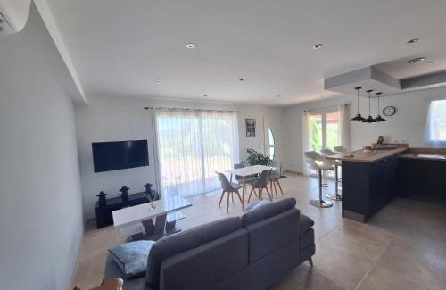 Sainte-Tulle Apartment | Gîte l'olivier