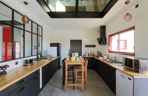 Montlouis-sur-Loire House | Gîte la Bulle Bien-être 4 stars: Swimming pool. Optional: Spa, Sauna, Massages.