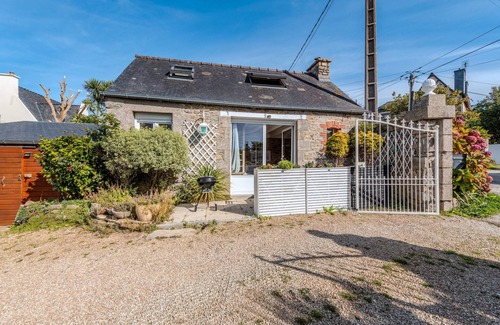 Ploudalmezeau House | Gîte La Demeure Océane - The Caretaker's House