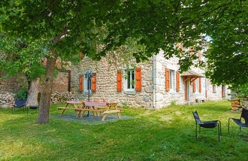 Saint-Symphorien House | Gîte La Fontaine 10/12 Personnes