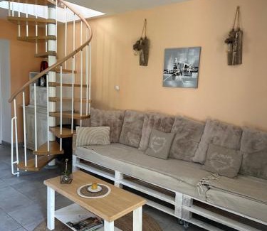 Bazouges-sur-le-Loir House | Gîte la grande racinaie