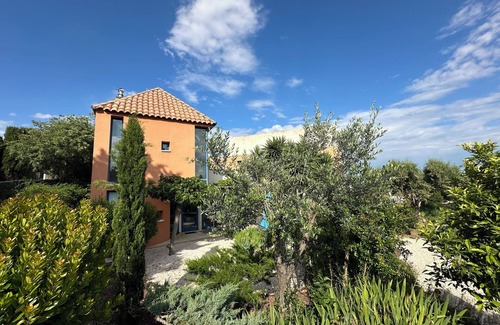 Saint-Guiraud House | Gîte la Majorelle T3 de 92 m² + Terrasses, Jardin