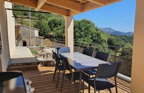 Touet-de-l'Escarene House | Gîte le Rocher de l'Albera - Joyanna