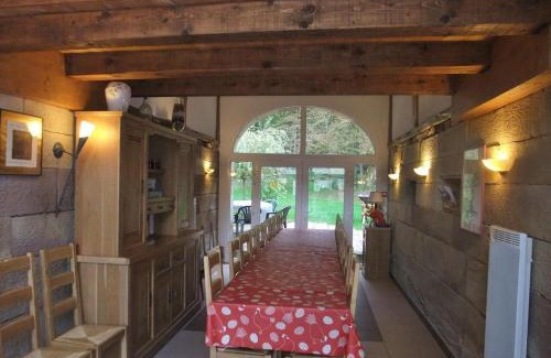 Clairegoutte House | Gîte Le Séquoia: Confort pour 17 personnes, idéal pour randonner dans les Vosges Saônoises - FR-1-583-426