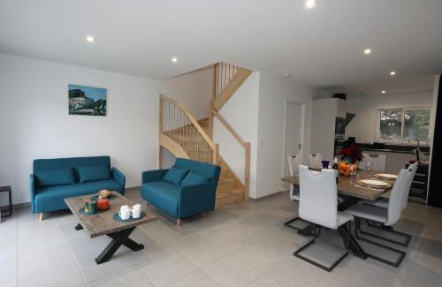 Argeles Gazost House | Gîte les iris Fleurs des Pyrénées - Climatisation - Borne VAE