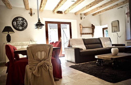 Yenne House | Gîte Les Lodges de la Cascade Yenne, between lakes and mountains, 6/8 pers