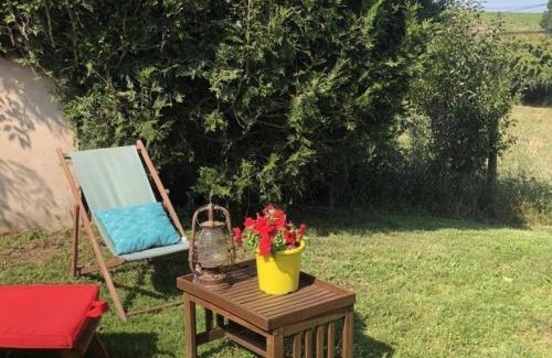 Saint-Just-Saint-Rambert House | Gîte lumineux avec jardin et animaux admis à Saint-Just-Saint-Rambert - FR-1-496-195