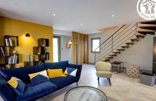 Montbrison House | Gîte moderne avec jardin et étang, près de Montbrison - FR-1-496-157