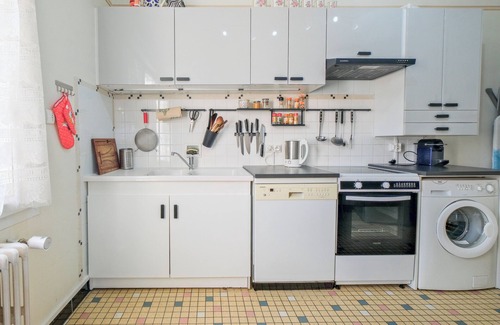 Boulazac-Isle-Manoire Apartment | Gîte Monplaisir, cosy with private garden