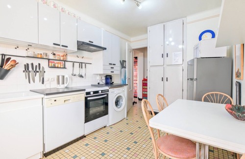 Boulazac-Isle-Manoire Apartment | Gîte Monplaisir, cosy with private garden