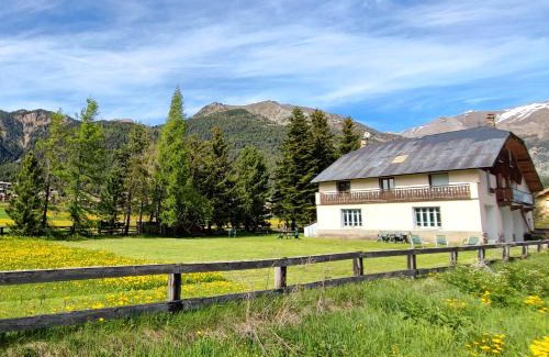 Ceillac Apartment | Gîte montagne 1 à 25 places "Chalet Coste Belle"