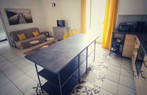 Les Assions Apartment | Gîte N°4-Apartment-Standard-Private Bathroom-Terrace