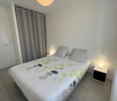 Vendeuvre-du-Poitou House | Gîte neuf, à 12mn du Futuroscope, à la campagne-Le Coquelicot