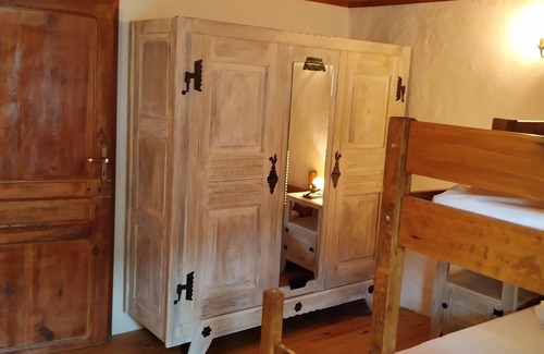 Entraunes Apartment | Gîte NORYEMA, 3 pers, (+1bb), T1 30m2, portes du Mercantour, quiet, disconnected