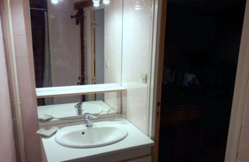 Perrancey-les-Vieux-Moulins House | Gîte paisible avec 2 chambres et cour, au-dessus de la mairie, près de Langres - FR-1-611-22